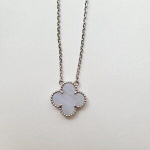 Necklace with with natural chalcedony